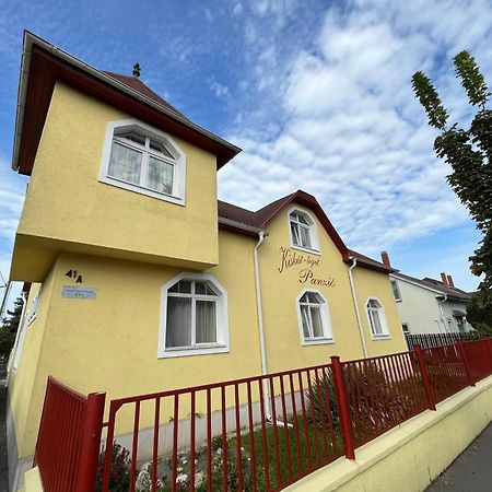 Kiskut Liget Pension Gyor Bagian luar foto