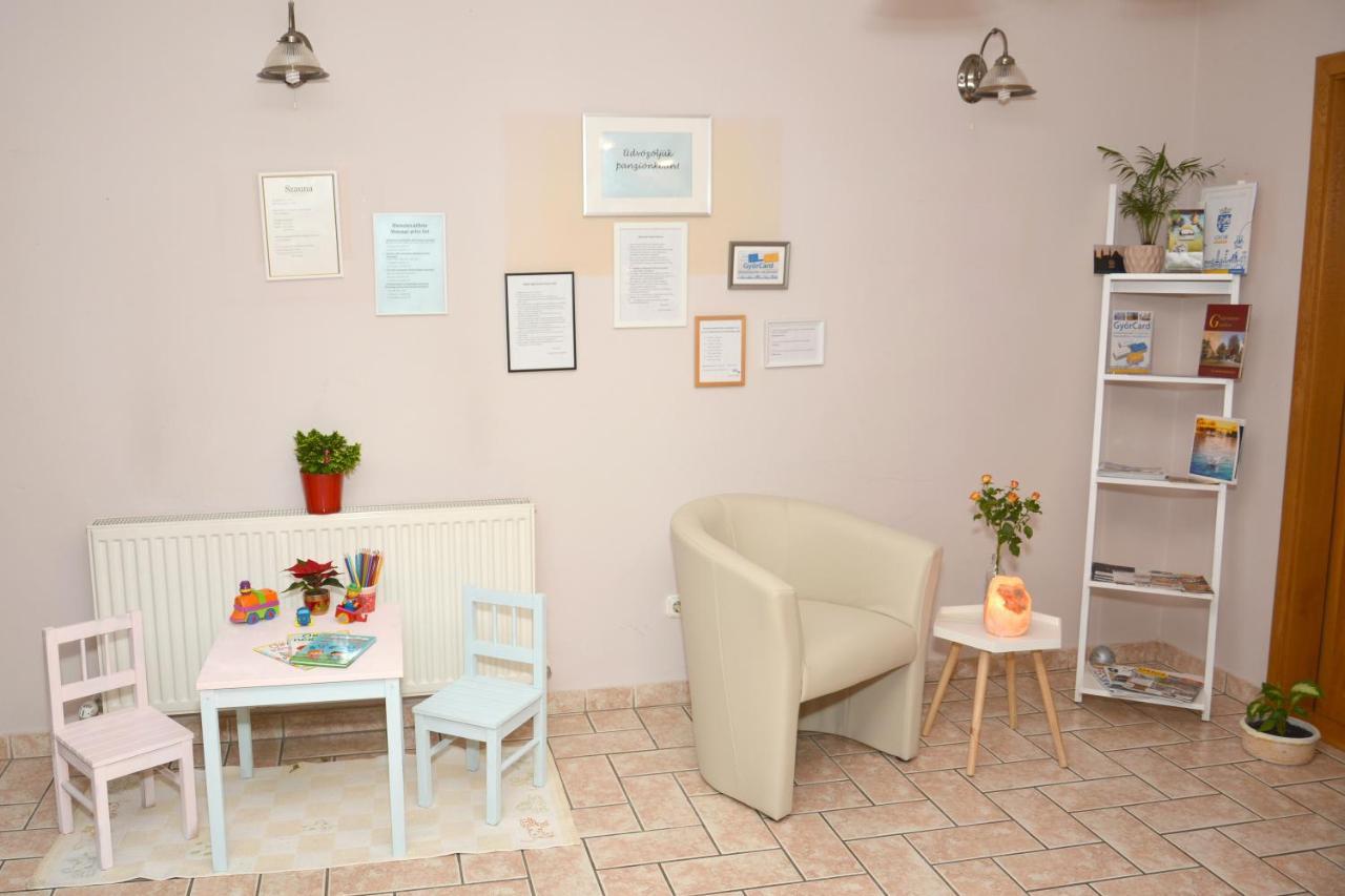 Kiskut Liget Pension Gyor Bagian luar foto