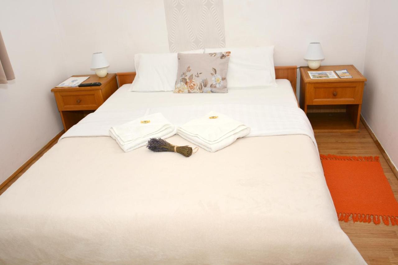Kiskut Liget Pension Gyor Bagian luar foto